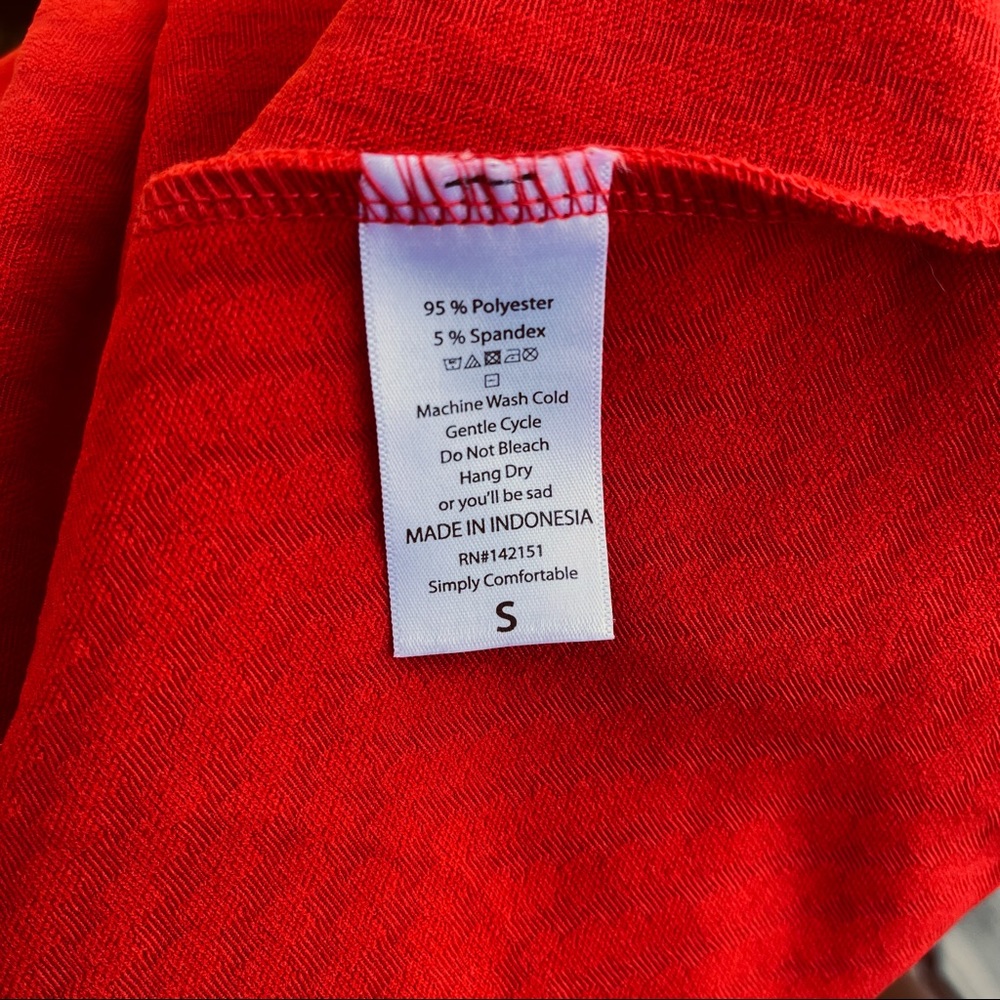 Textured red dress with 3/4 sleeves! - Picture 7 of 8